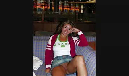 Fata blondă vine filmexxx cu gravide după sexul interracial.