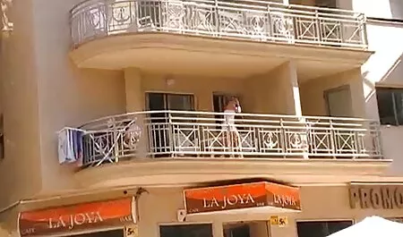 Face filmexxx cu masaj găuri două blonde