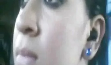 Mulți filmexxx cu gay studenți cu ochelari știu să seducă profesorul.