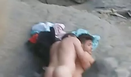 Fata grasa un filmexxx cu babe barbat iubeste o bruneta cu un bust plin