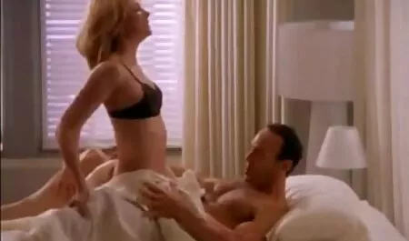 Polina îi place să se bucure în același sex filmexxx timp cu doi membri ai