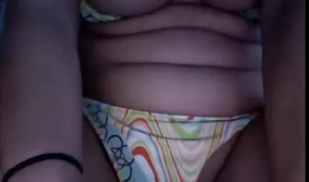 Văduva nu filmexxx cu forta plânge prea mult pentru soțul ei, de ce trebuie să se fută?