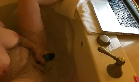 Sexy curvă merită sperma alergie pe fata ei. filmexxx cu virgine