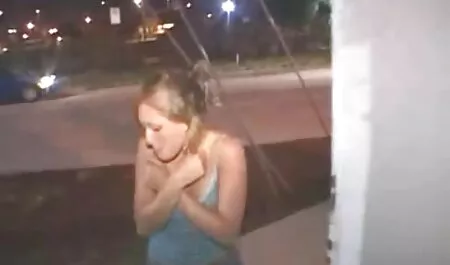Un bărbat felicită femeia în dimineața zilei de filmexxxfree naștere.