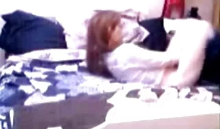 Jessica dă o Muie adanc printr-o filmexxx 69 gaură în perete